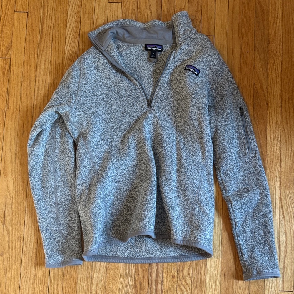 Patagonia women’s Zip-Up Sweater in Heather Gray
